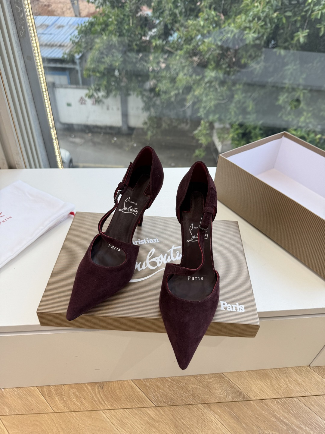 G277Christian Louboutin红底鞋单鞋 选到了颜色真好看呀[色色R]MyTheresa上现在居然 最后