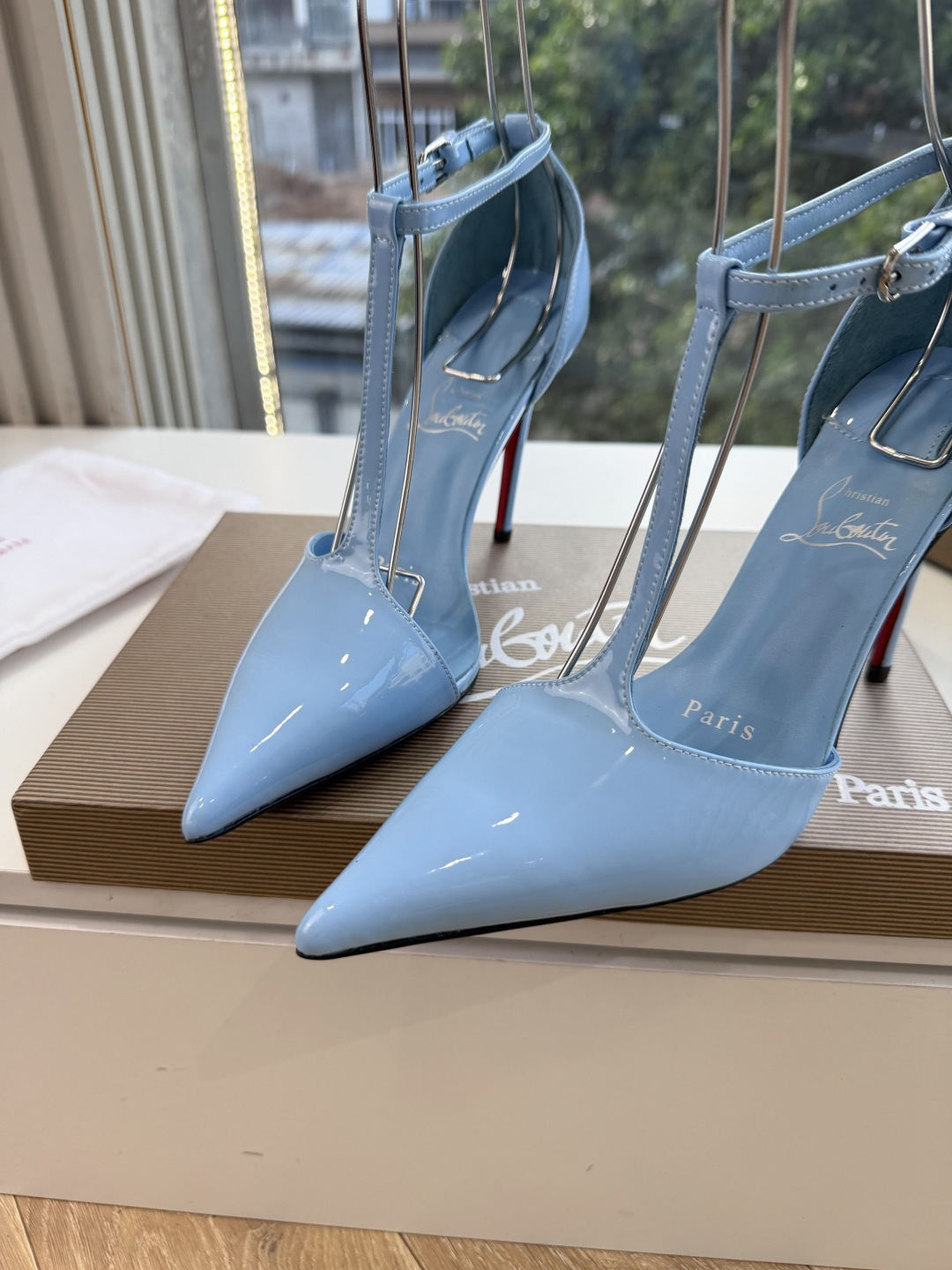 G277Christian Louboutin红底鞋单鞋 选到了颜色真好看呀[色色R]MyTheresa上现在居然 最后