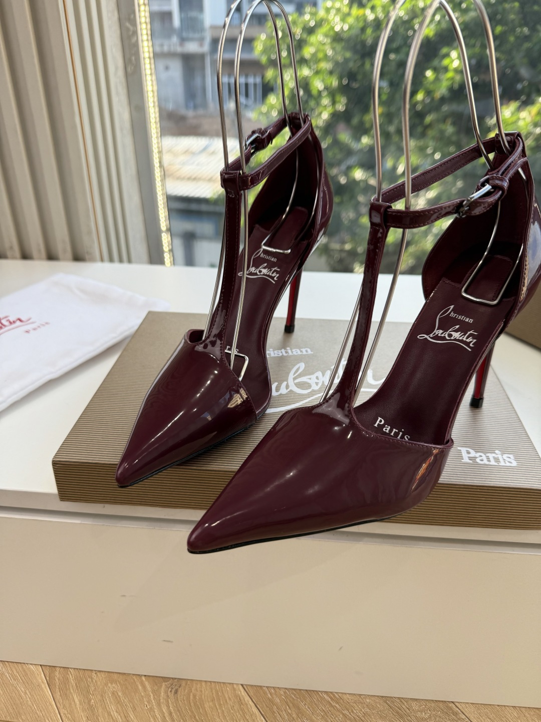 G277Christian Louboutin红底鞋单鞋 选到了颜色真好看呀[色色R]MyTheresa上现在居然 最后