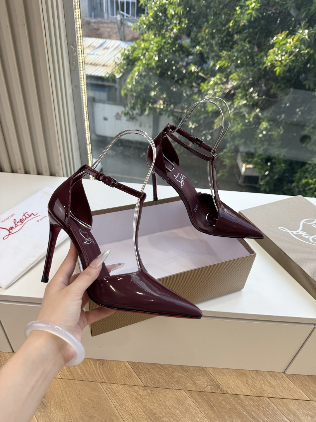 G277Christian Louboutin红底鞋单鞋 选到了颜色真好看呀[色色R]MyTheresa上现在居然 最后