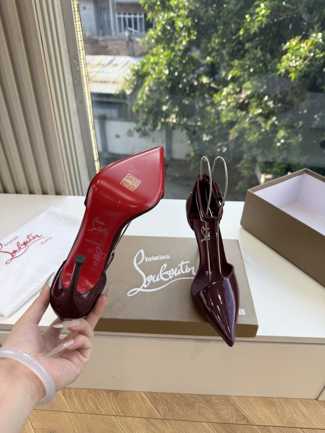 G277Christian Louboutin红底鞋单鞋 选到了颜色真好看呀[色色R]MyTheresa上现在居然 最后