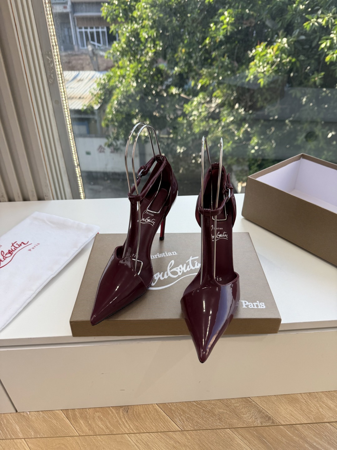 G277Christian Louboutin红底鞋单鞋 选到了颜色真好看呀[色色R]MyTheresa上现在居然 最后