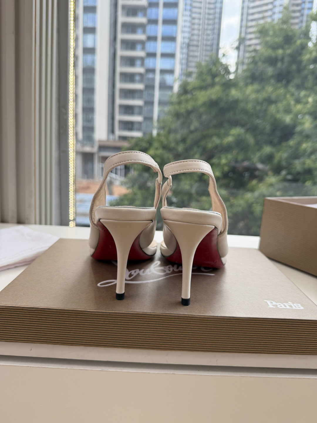 G277Christian Louboutin红底鞋单鞋 选到了颜色真好看呀[色色R]MyTheresa上现在居然 最后