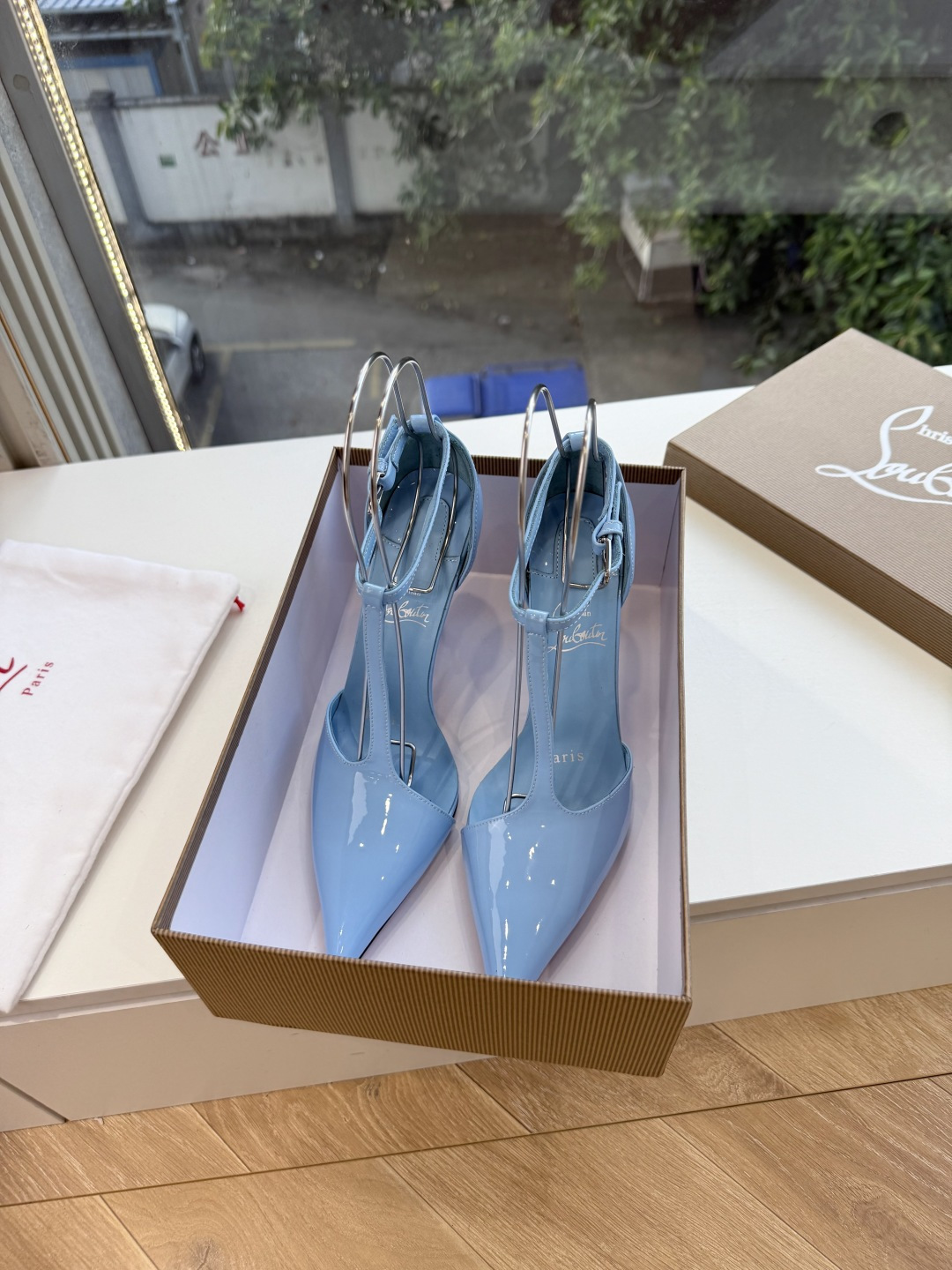 G277Christian Louboutin红底鞋单鞋 选到了颜色真好看呀[色色R]MyTheresa上现在居然 最后