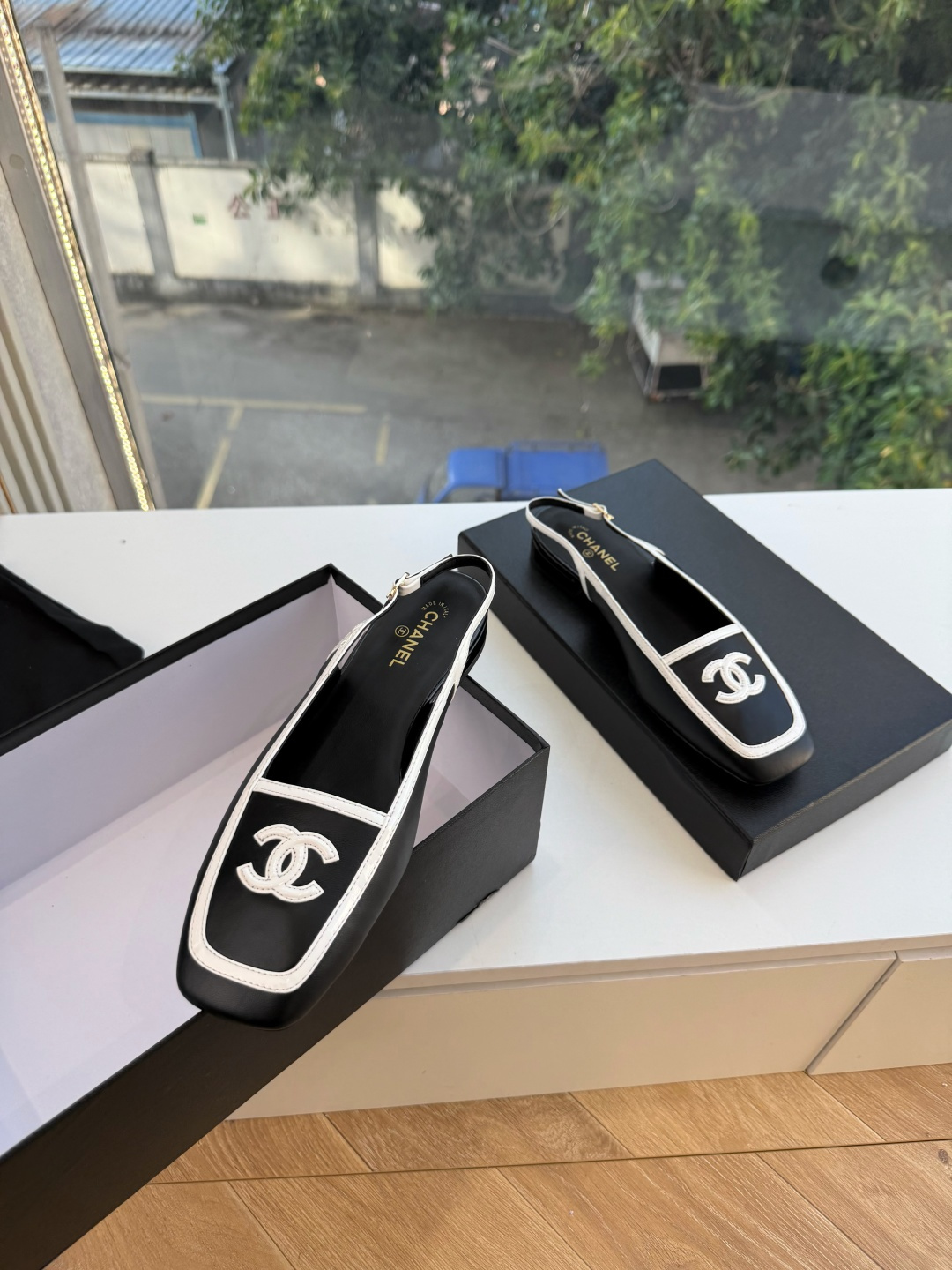 G238Chane*26ss新款玛丽珍单鞋高跟鞋凉鞋 温柔名媛的氛围感缓缓蔓延，圆润鞋头搭配精巧的小蝴蝶结，撞色方头贴标