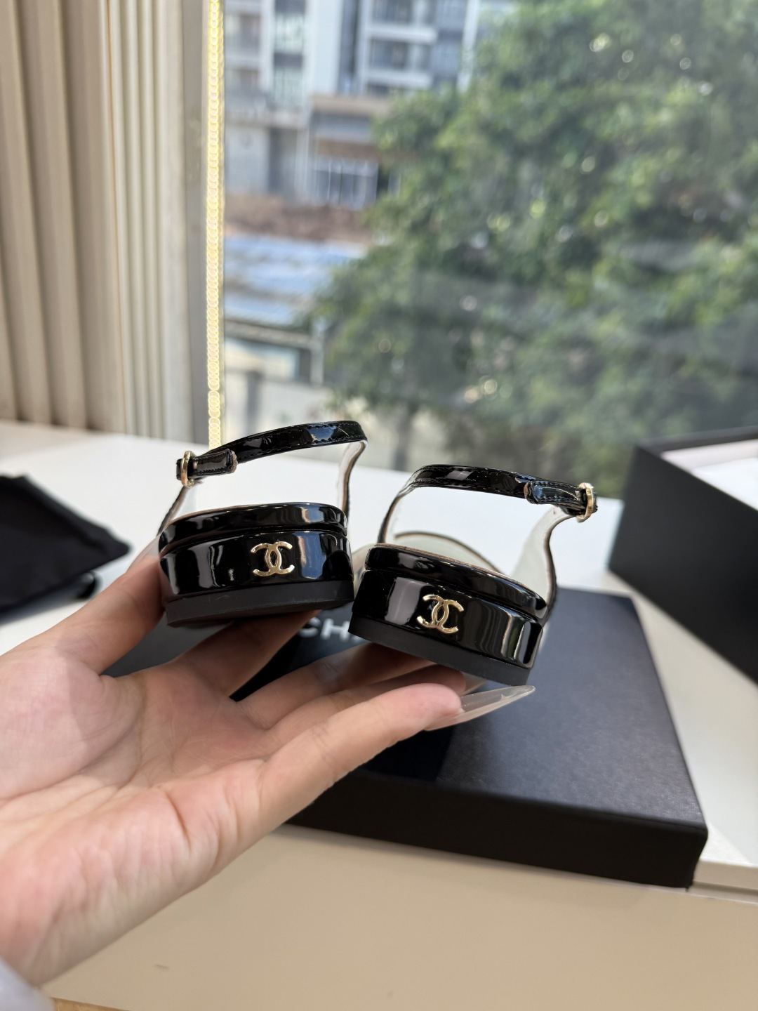 G238Chane*26ss新款玛丽珍单鞋高跟鞋凉鞋 温柔名媛的氛围感缓缓蔓延，圆润鞋头搭配精巧的小蝴蝶结，撞色方头贴标