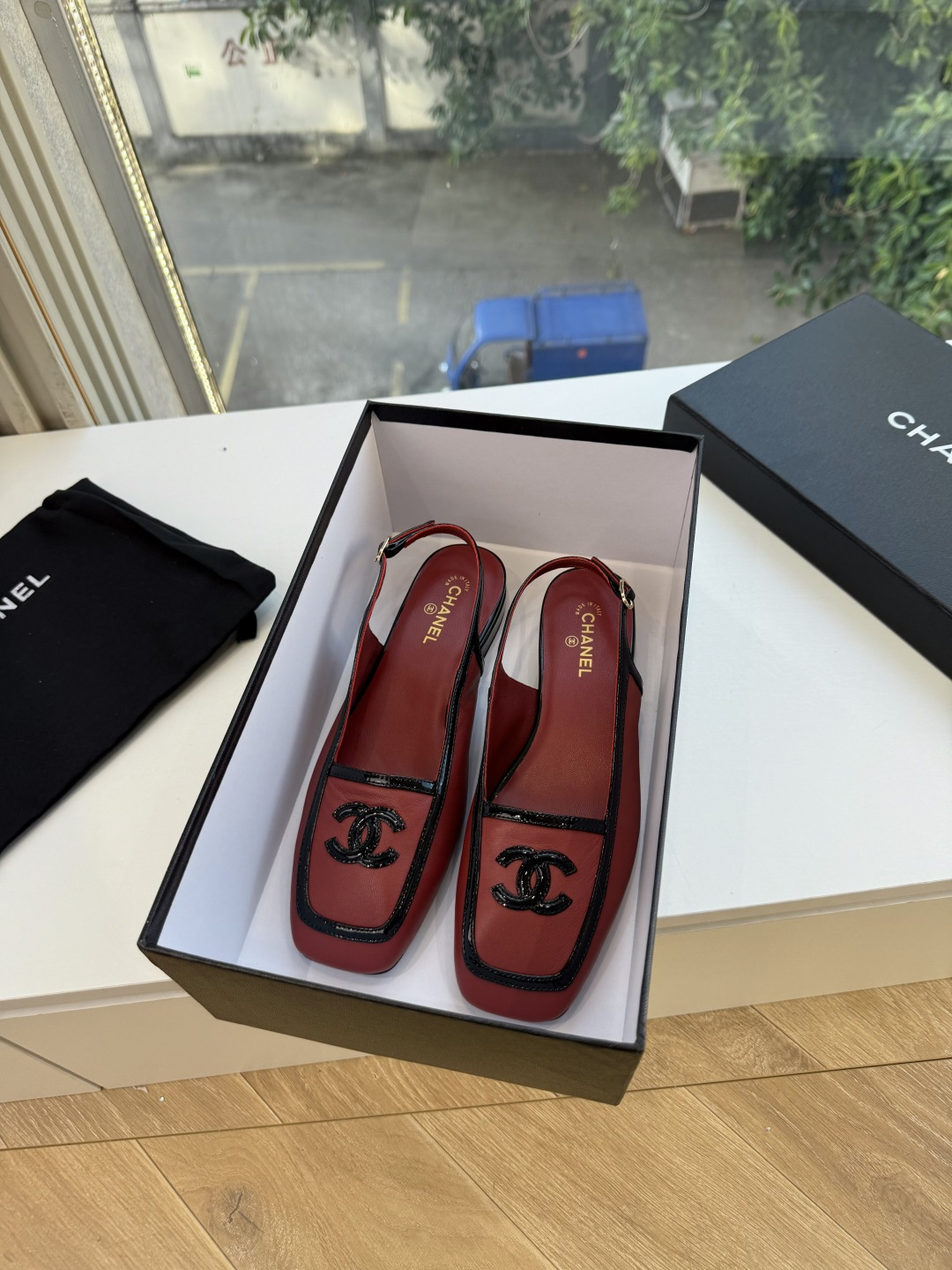 G238Chane*26ss新款玛丽珍单鞋高跟鞋凉鞋 温柔名媛的氛围感缓缓蔓延，圆润鞋头搭配精巧的小蝴蝶结，撞色方头贴标