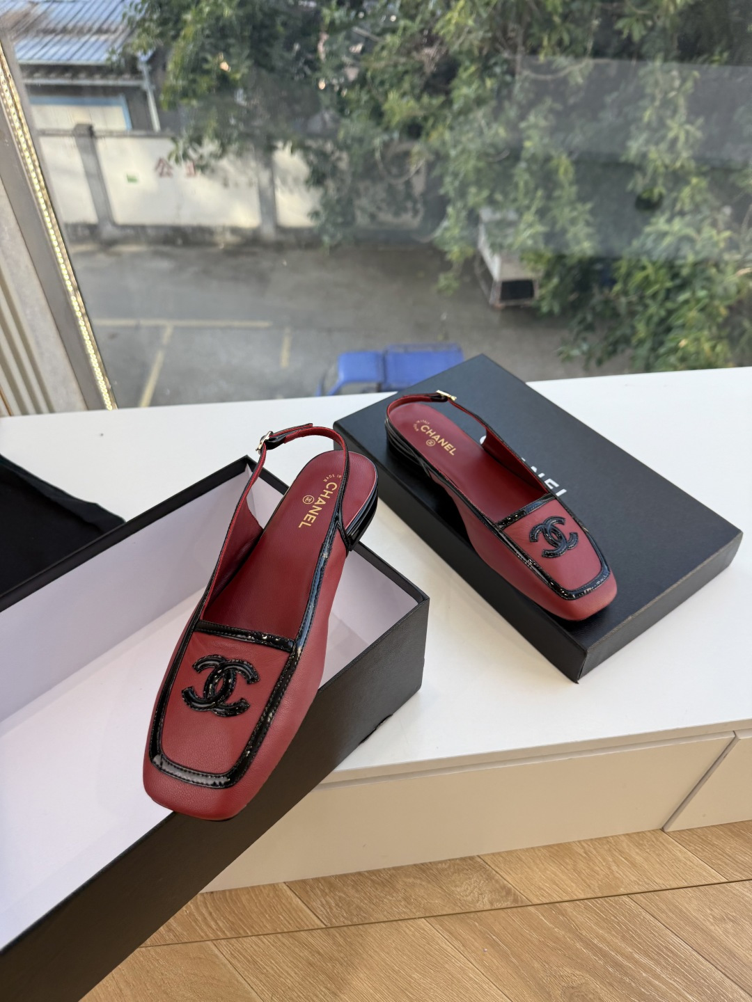 G238Chane*26ss新款玛丽珍单鞋高跟鞋凉鞋 温柔名媛的氛围感缓缓蔓延，圆润鞋头搭配精巧的小蝴蝶结，撞色方头贴标