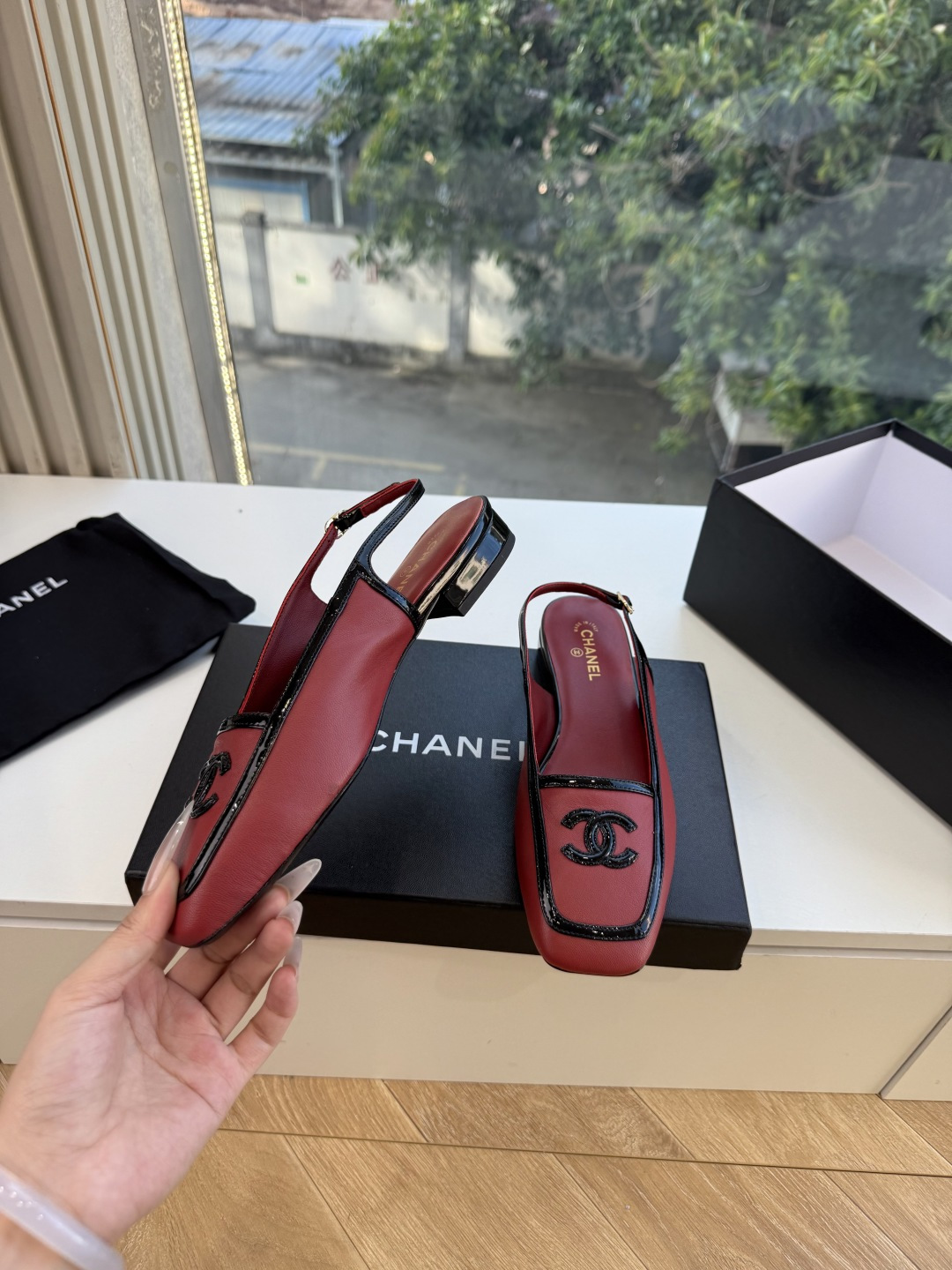 G238Chane*26ss新款玛丽珍单鞋高跟鞋凉鞋 温柔名媛的氛围感缓缓蔓延，圆润鞋头搭配精巧的小蝴蝶结，撞色方头贴标