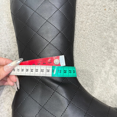 G012😀代购级别CHANEL 香奈儿*小香秋冬新款裤靴骑士靴库靴这款骑士靴真的是帅气时尚的代表,靴筒Chanel字母点 G012😀代购级别CHANEL 香奈儿*小香秋冬新款裤靴骑士靴库靴这款骑士靴真的是帅气时尚的代表,靴筒Chanel字母点