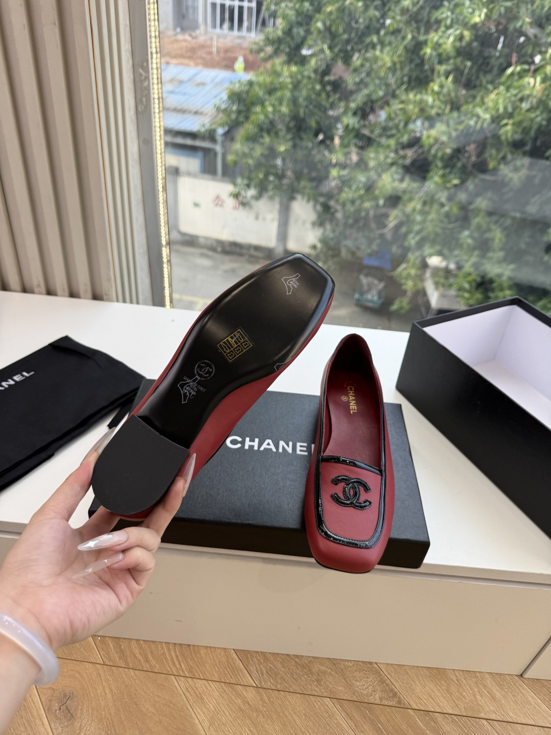 G238Chane*26ss新款玛丽珍单鞋高跟鞋凉鞋 温柔名媛的氛围感缓缓蔓延,圆润鞋头搭配精巧的小蝴蝶结,撞色方头贴标 G238Chane*26ss新款玛丽珍单鞋高跟鞋凉鞋 温柔名媛的氛围感缓缓蔓延,圆润鞋头搭配精巧的小蝴蝶结,撞色方头贴标
