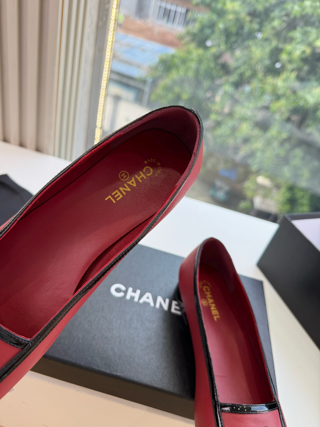 G238Chane*26ss新款玛丽珍单鞋高跟鞋凉鞋 温柔名媛的氛围感缓缓蔓延,圆润鞋头搭配精巧的小蝴蝶结,撞色方头贴标 G238Chane*26ss新款玛丽珍单鞋高跟鞋凉鞋 温柔名媛的氛围感缓缓蔓延,圆润鞋头搭配精巧的小蝴蝶结,撞色方头贴标