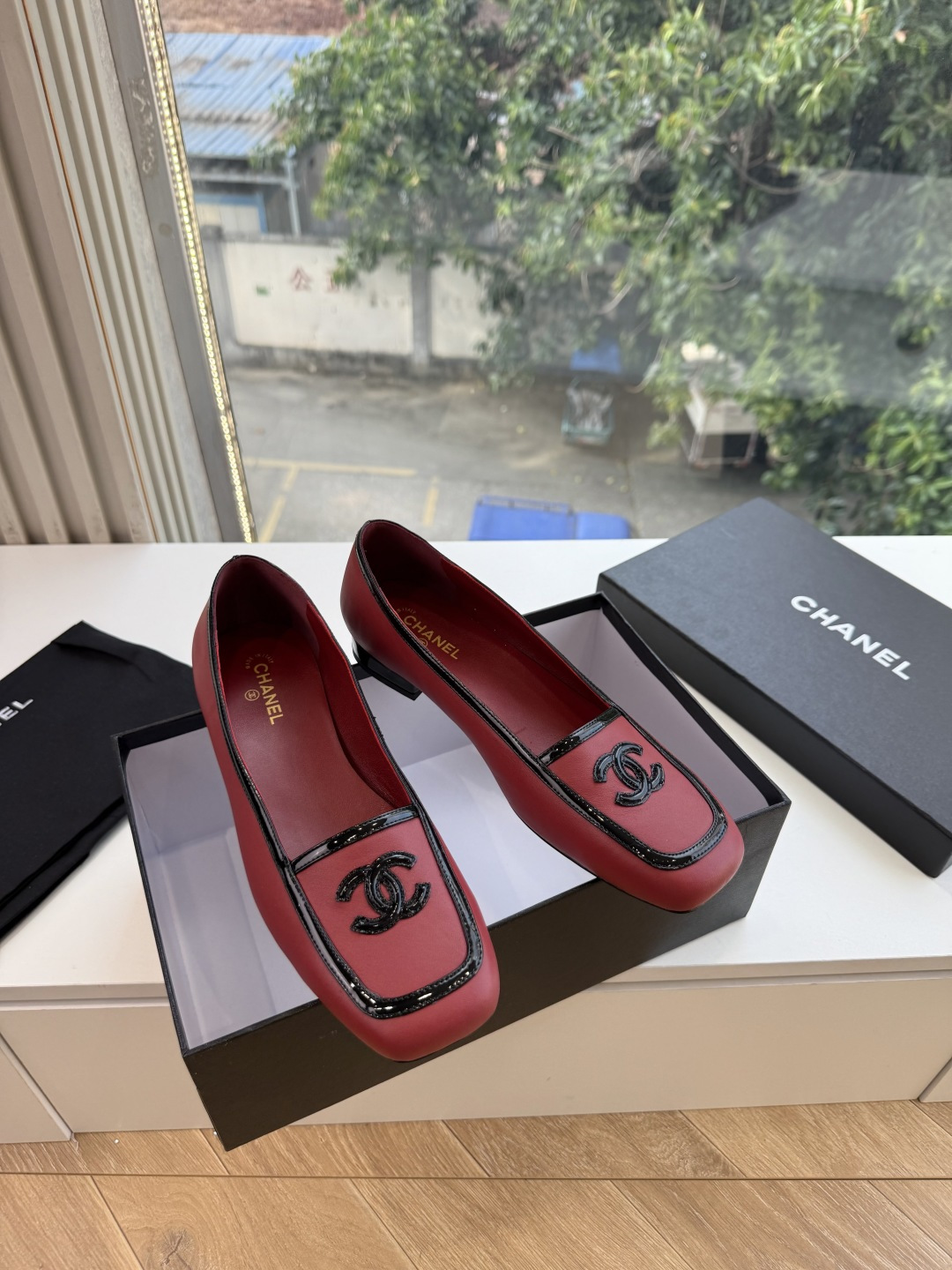 G238Chane*26ss新款玛丽珍单鞋高跟鞋凉鞋 温柔名媛的氛围感缓缓蔓延,圆润鞋头搭配精巧的小蝴蝶结,撞色方头贴标 G238Chane*26ss新款玛丽珍单鞋高跟鞋凉鞋 温柔名媛的氛围感缓缓蔓延,圆润鞋头搭配精巧的小蝴蝶结,撞色方头贴标