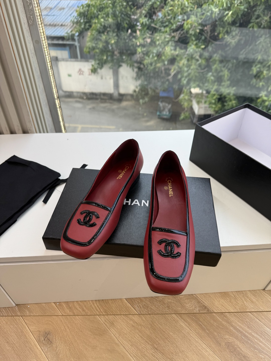 G238Chane*26ss新款玛丽珍单鞋高跟鞋凉鞋 温柔名媛的氛围感缓缓蔓延,圆润鞋头搭配精巧的小蝴蝶结,撞色方头贴标 G238Chane*26ss新款玛丽珍单鞋高跟鞋凉鞋 温柔名媛的氛围感缓缓蔓延,圆润鞋头搭配精巧的小蝴蝶结,撞色方头贴标