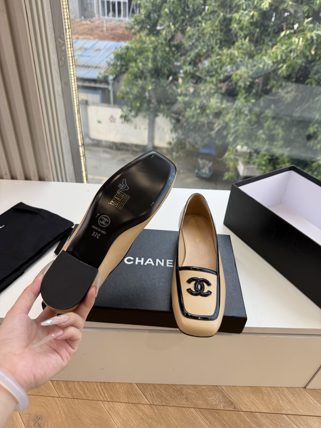 G238Chane*26ss新款玛丽珍单鞋高跟鞋凉鞋 温柔名媛的氛围感缓缓蔓延，圆润鞋头搭配精巧的小蝴蝶结，撞色方头贴标
