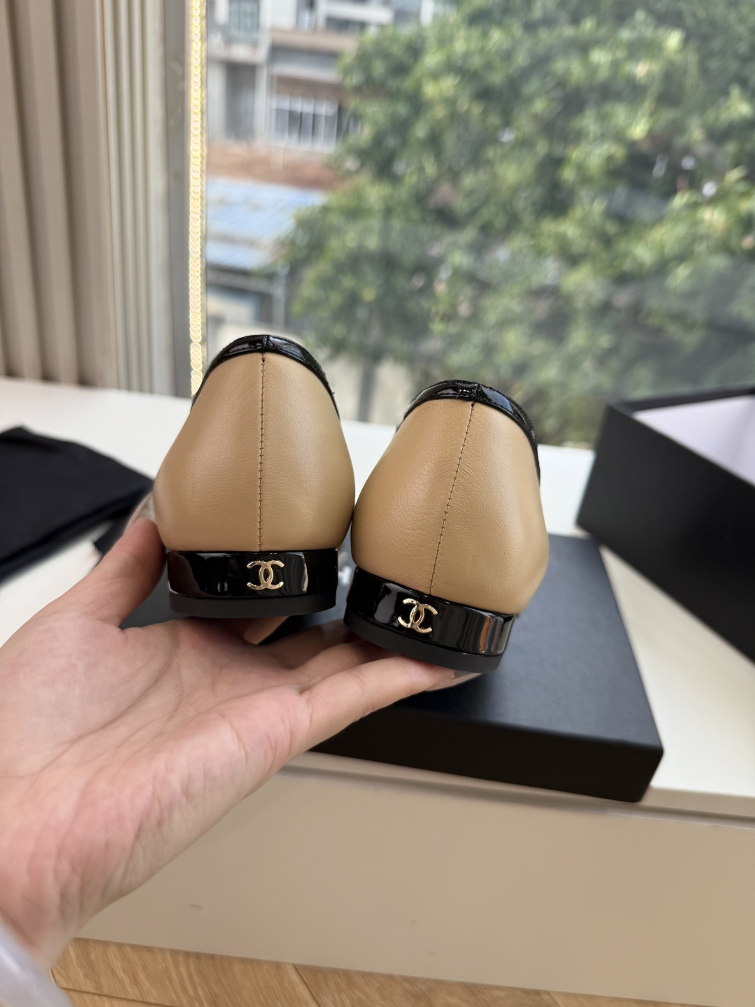 G238Chane*26ss新款玛丽珍单鞋高跟鞋凉鞋 温柔名媛的氛围感缓缓蔓延，圆润鞋头搭配精巧的小蝴蝶结，撞色方头贴标