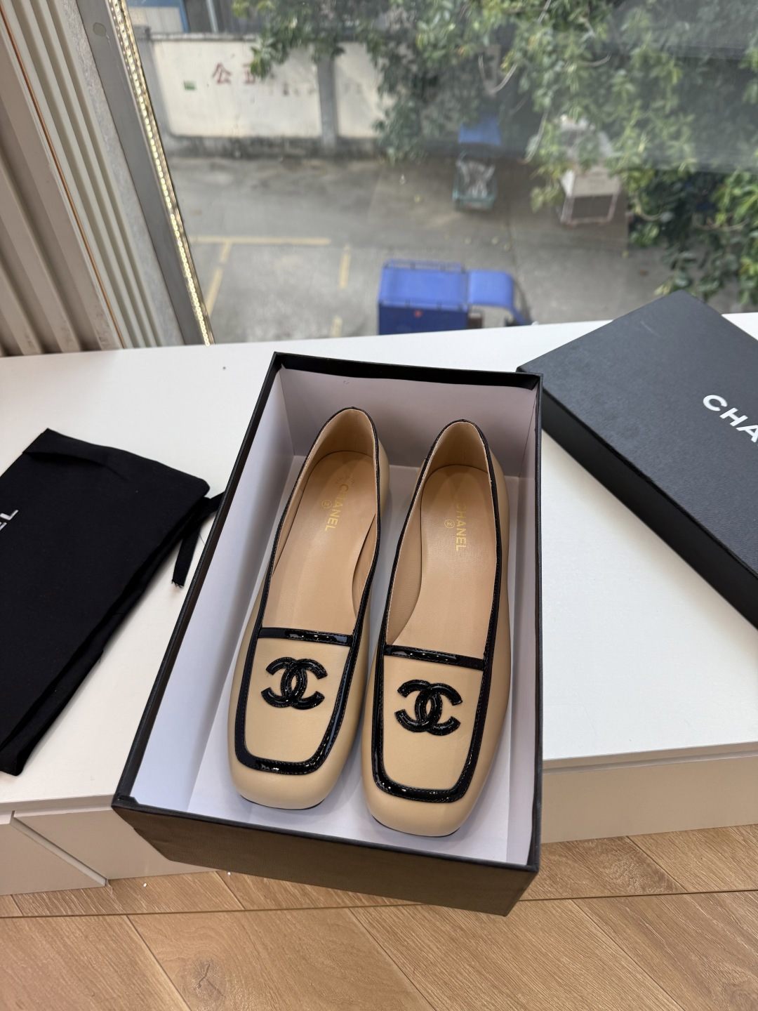 G238Chane*26ss新款玛丽珍单鞋高跟鞋凉鞋 温柔名媛的氛围感缓缓蔓延，圆润鞋头搭配精巧的小蝴蝶结，撞色方头贴标