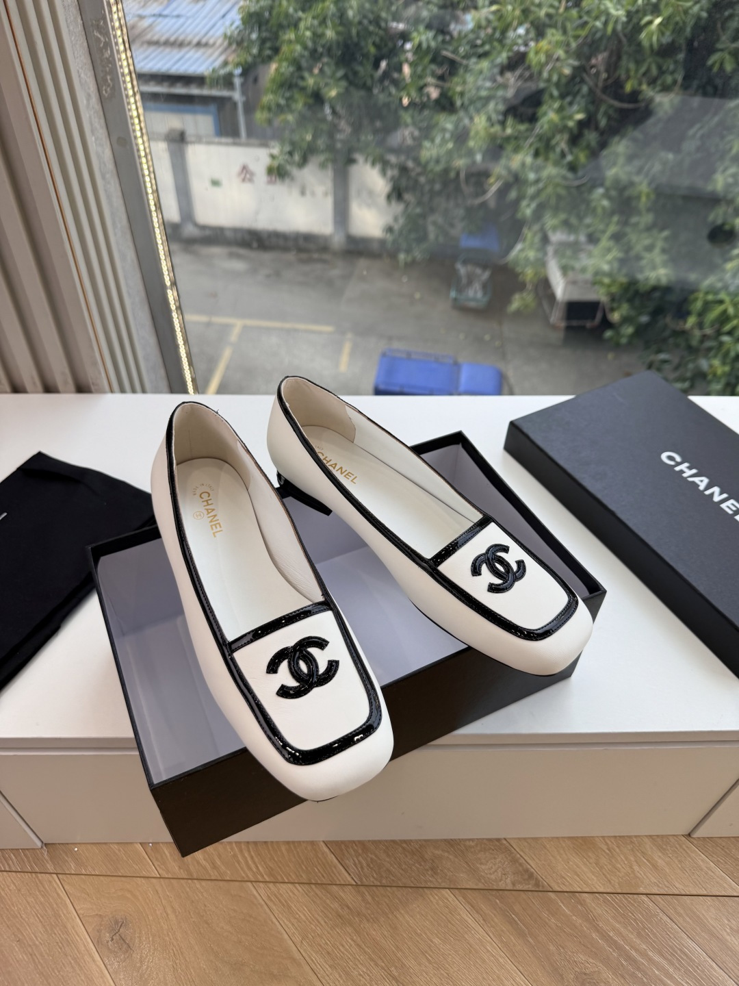 G238Chane*26ss新款玛丽珍单鞋高跟鞋凉鞋 温柔名媛的氛围感缓缓蔓延，圆润鞋头搭配精巧的小蝴蝶结，撞色方头贴标
