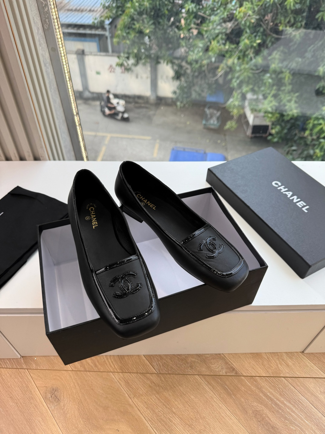 G238Chane*26ss新款玛丽珍单鞋高跟鞋凉鞋 温柔名媛的氛围感缓缓蔓延,圆润鞋头搭配精巧的小蝴蝶结,撞色方头贴标 G238Chane*26ss新款玛丽珍单鞋高跟鞋凉鞋 温柔名媛的氛围感缓缓蔓延,圆润鞋头搭配精巧的小蝴蝶结,撞色方头贴标