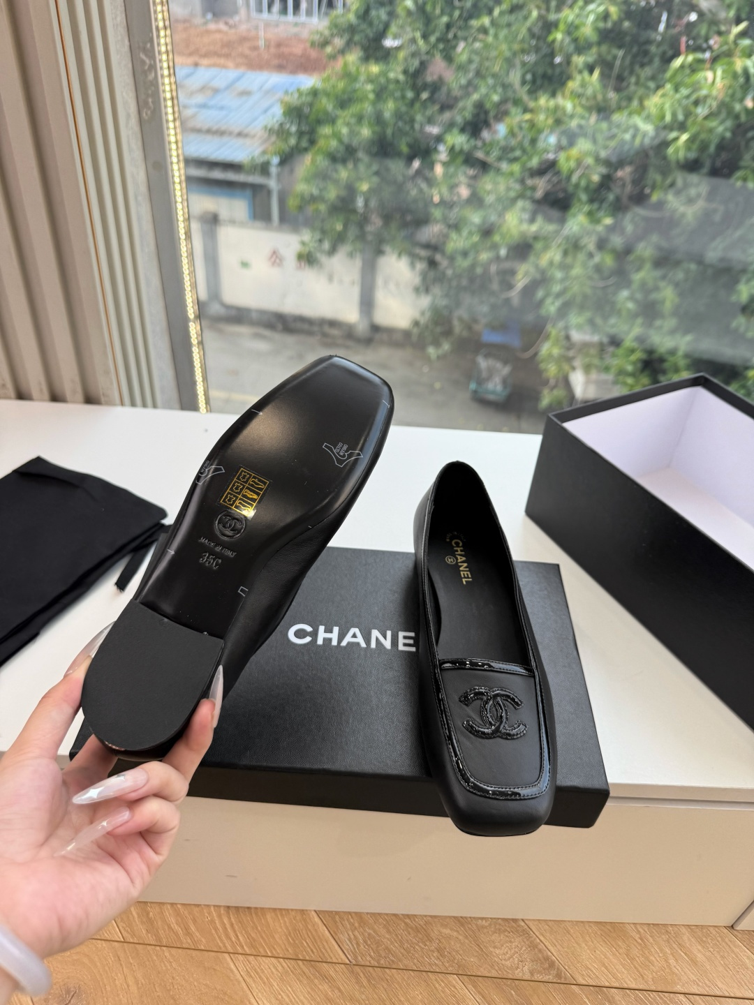 G238Chane*26ss新款玛丽珍单鞋高跟鞋凉鞋 温柔名媛的氛围感缓缓蔓延,圆润鞋头搭配精巧的小蝴蝶结,撞色方头贴标 G238Chane*26ss新款玛丽珍单鞋高跟鞋凉鞋 温柔名媛的氛围感缓缓蔓延,圆润鞋头搭配精巧的小蝴蝶结,撞色方头贴标