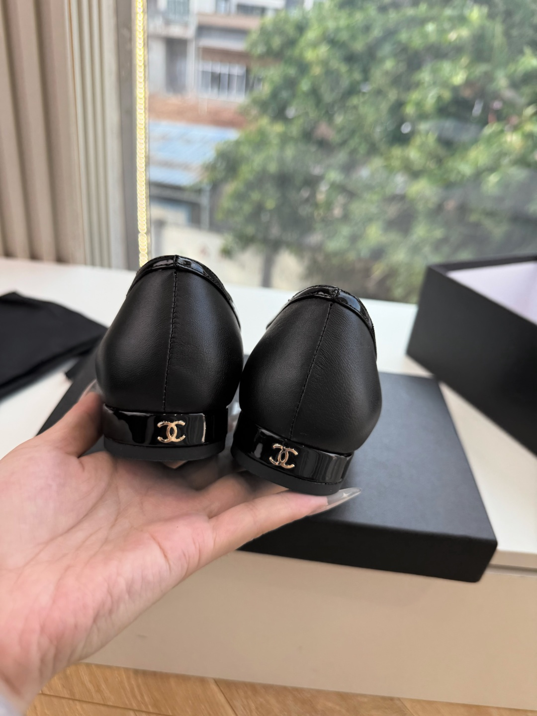 G238Chane*26ss新款玛丽珍单鞋高跟鞋凉鞋 温柔名媛的氛围感缓缓蔓延,圆润鞋头搭配精巧的小蝴蝶结,撞色方头贴标 G238Chane*26ss新款玛丽珍单鞋高跟鞋凉鞋 温柔名媛的氛围感缓缓蔓延,圆润鞋头搭配精巧的小蝴蝶结,撞色方头贴标