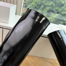 G213Khait* 26ss早秋新款尖头直筒高筒靴 自带复古贵气冷艳氛围感,尖头利落显瘦,直筒高靴筒修饰腿型,设计简约 G213Khait* 26ss早秋新款尖头直筒高筒靴 自带复古贵气冷艳氛围感,尖头利落显瘦,直筒高靴筒修饰腿型,设计简约