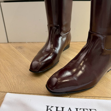 G213Khait* 26ss早秋新款尖头直筒高筒靴 自带复古贵气冷艳氛围感,尖头利落显瘦,直筒高靴筒修饰腿型,设计简约 G213Khait* 26ss早秋新款尖头直筒高筒靴 自带复古贵气冷艳氛围感,尖头利落显瘦,直筒高靴筒修饰腿型,设计简约