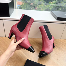 G238所得CHANE*|小香秋冬新品 在米兰时尚的T台上 亮相便艳惊四座 成功晋升为潮流人士的梦中情靴 。 经典的双C G238所得CHANE*|小香秋冬新品 在米兰时尚的T台上 亮相便艳惊四座 成功晋升为潮流人士的梦中情靴 。 经典的双C