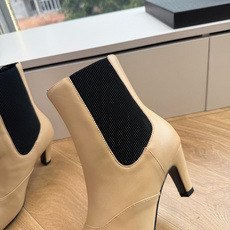 G238所得CHANE*|小香秋冬新品 在米兰时尚的T台上 亮相便艳惊四座 成功晋升为潮流人士的梦中情靴 。 经典的双C G238所得CHANE*|小香秋冬新品 在米兰时尚的T台上 亮相便艳惊四座 成功晋升为潮流人士的梦中情靴 。 经典的双C