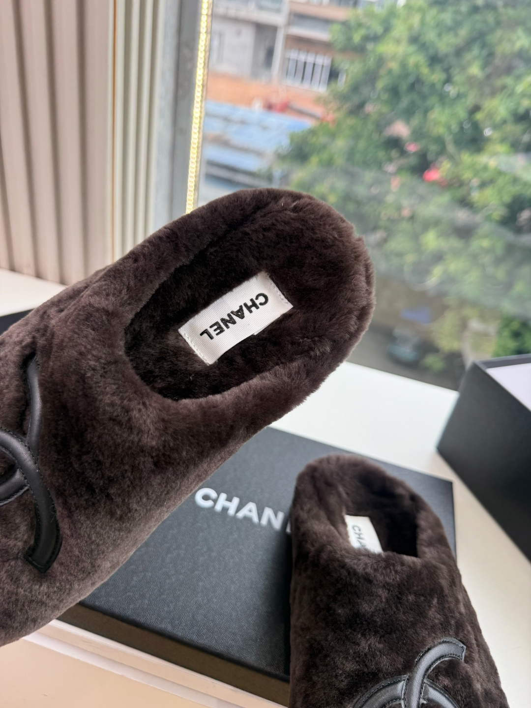G012高版CHANE*小香奈儿爆品蝴妥妥的自留款！！比经典款Slingback舒服太多啦！每个颜色上脚都很显白 首选金