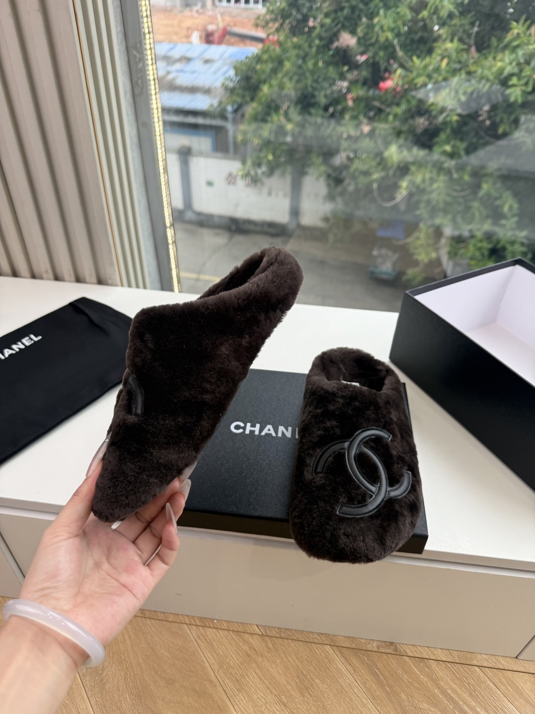 G012高版CHANE*小香奈儿爆品蝴妥妥的自留款！！比经典款Slingback舒服太多啦！每个颜色上脚都很显白 首选金