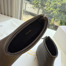G679所见即所得The ro*2026新款平底切尔西短靴很少会看到一款会做到这么精细、而且对脚的包容性特别强,把脚型修 G679所见即所得The ro*2026新款平底切尔西短靴很少会看到一款会做到这么精细、而且对脚的包容性特别强,把脚型修
