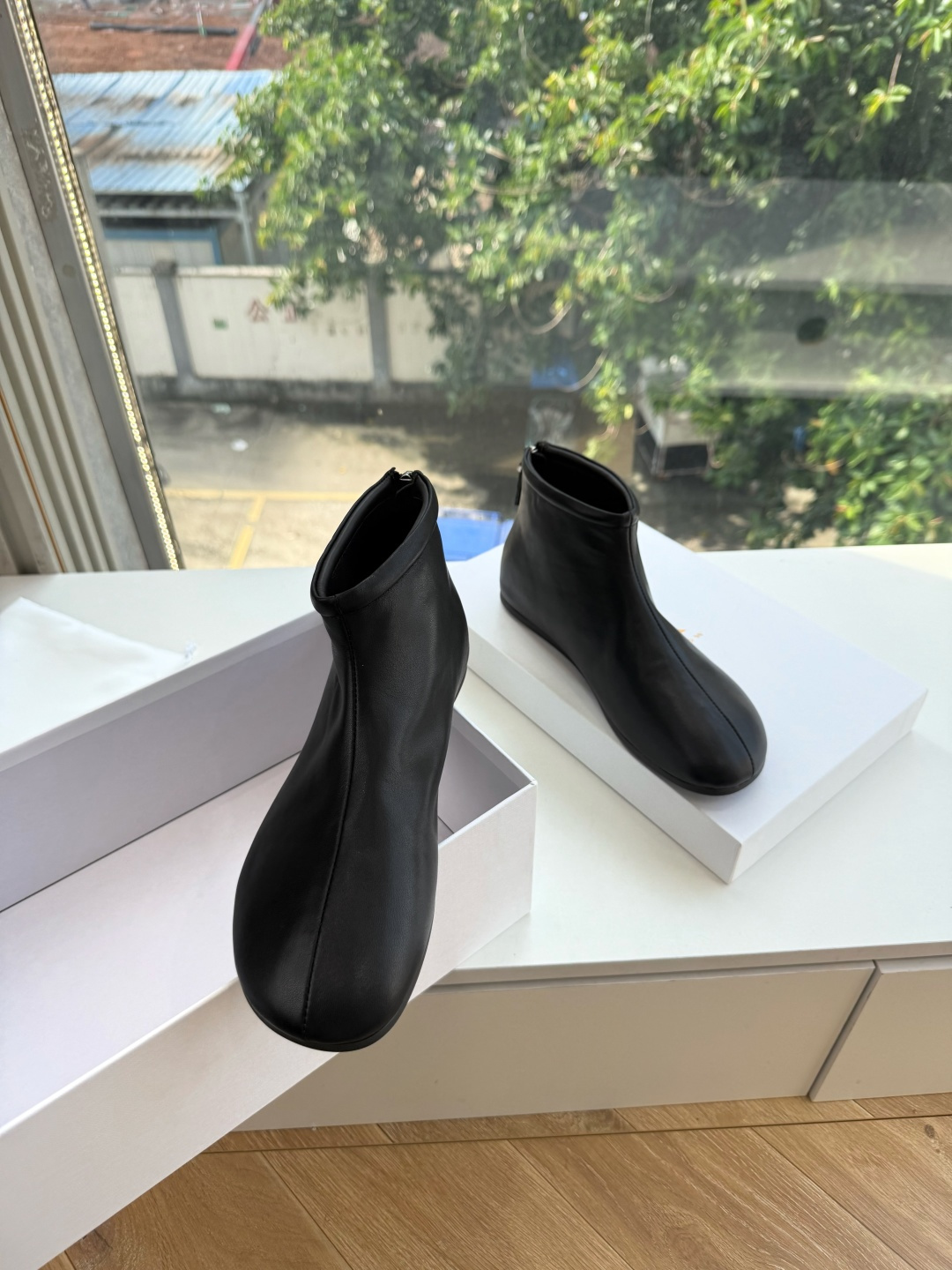 G679所见即所得The ro*2026新款平底切尔西短靴很少会看到一款会做到这么精细、而且对脚的包容性特别强,把脚型修 G679所见即所得The ro*2026新款平底切尔西短靴很少会看到一款会做到这么精细、而且对脚的包容性特别强,把脚型修