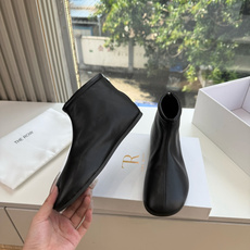 G679所见即所得The ro*2026新款平底切尔西短靴很少会看到一款会做到这么精细、而且对脚的包容性特别强,把脚型修 G679所见即所得The ro*2026新款平底切尔西短靴很少会看到一款会做到这么精细、而且对脚的包容性特别强,把脚型修