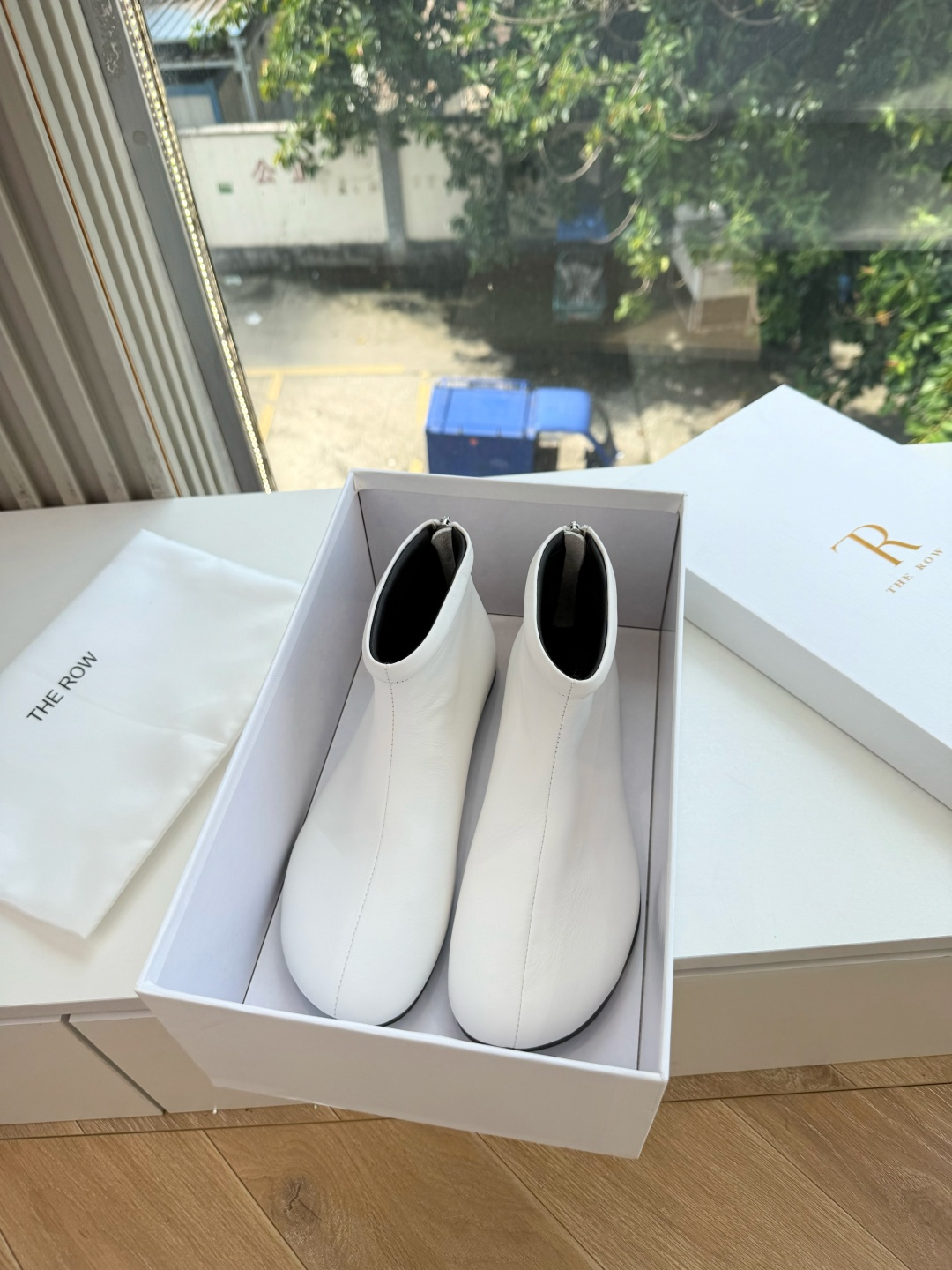G679所见即所得The ro*2026新款平底切尔西短靴很少会看到一款会做到这么精细、而且对脚的包容性特别强，把脚型修