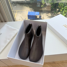 G679所见即所得The ro*2026新款平底切尔西短靴很少会看到一款会做到这么精细、而且对脚的包容性特别强,把脚型修 G679所见即所得The ro*2026新款平底切尔西短靴很少会看到一款会做到这么精细、而且对脚的包容性特别强,把脚型修
