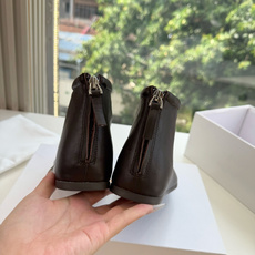 G679所见即所得The ro*2026新款平底切尔西短靴很少会看到一款会做到这么精细、而且对脚的包容性特别强,把脚型修 G679所见即所得The ro*2026新款平底切尔西短靴很少会看到一款会做到这么精细、而且对脚的包容性特别强,把脚型修