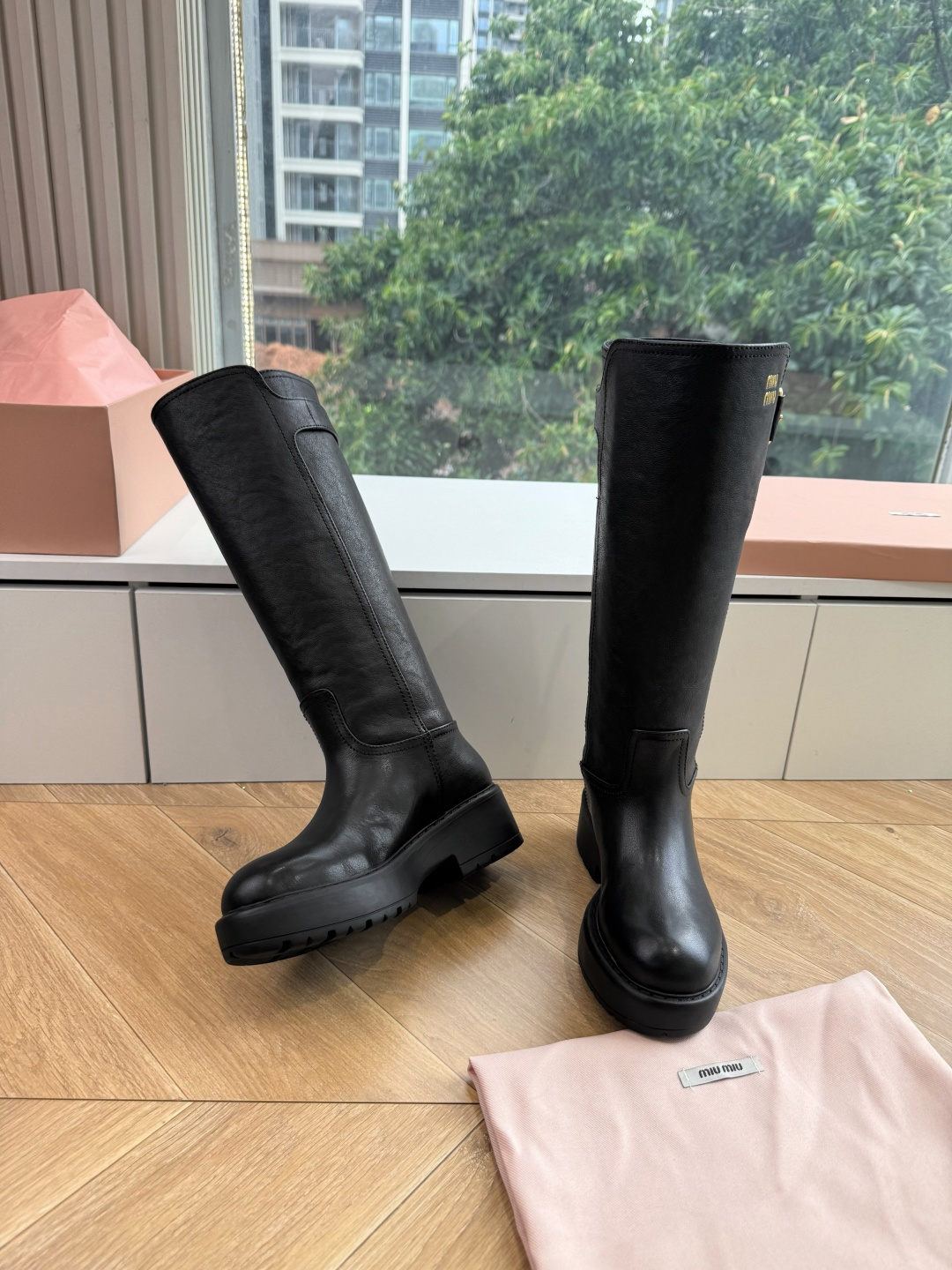 G027爆款 Miumiu谬谬朋克风秋冬机车造型长靴松弛感限量走秀款一双封神复古骑士靴 🤩怎么穿都好看今夏时髦精最爱 看
