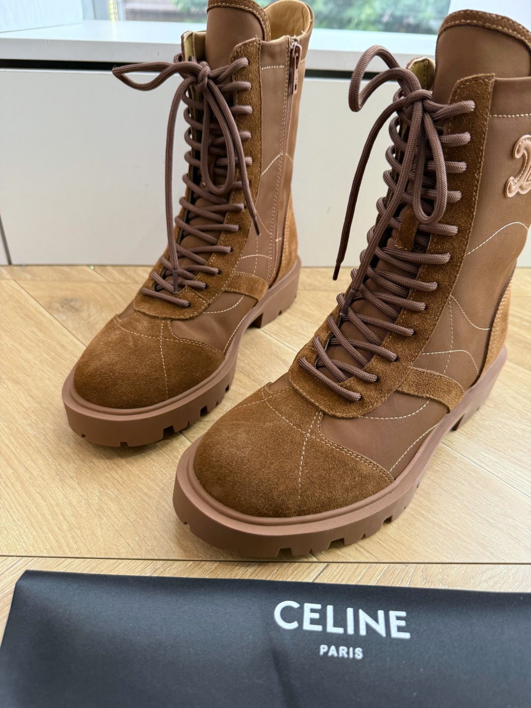 G178-1所见即所得CELINE思琳新品玛格丽特短靴 秋冬单品最新走秀款Lisa同款马丁靴、好多明星网红上脚 无敌显瘦 G178-1所见即所得CELINE思琳新品玛格丽特短靴 秋冬单品最新走秀款Lisa同款马丁靴、好多明星网红上脚 无敌显瘦