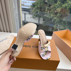 G171LV | 路易威登 2026新款 顶级版原版一致 专柜主打最新款 LV lsola Comfort镂空搭扣平底拖 G171LV | 路易威登 2026新款 顶级版原版一致 专柜主打最新款 LV lsola Comfort镂空搭扣平底拖