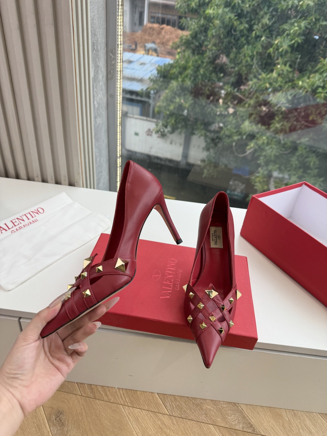G289 VALENTINO华伦天奴经典单鞋春夏VLOGO SIGNATURE鞋型线条流畅.版型超赞上脚舒适.增高.显瘦