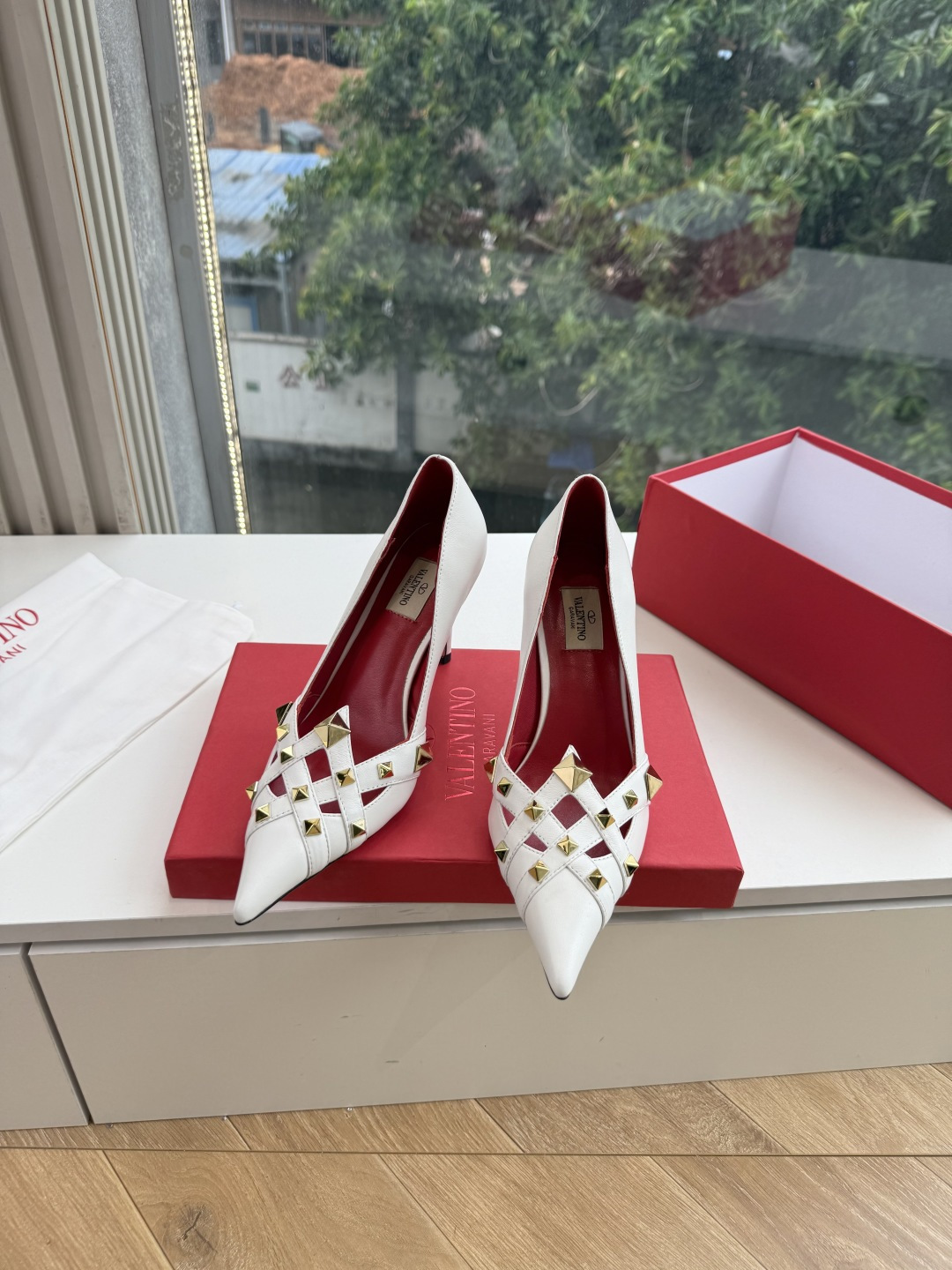 G289 VALENTINO华伦天奴经典单鞋春夏VLOGO SIGNATURE鞋型线条流畅.版型超赞上脚舒适.增高.显瘦