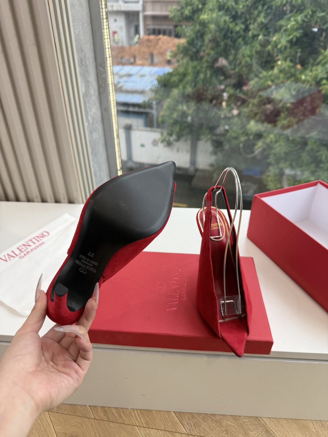 G289 VALENTINO华伦天奴凉鞋经典单鞋春夏VLOGO SIGNATURE鞋型线条流畅.版型超赞上脚舒适.增高. G289 VALENTINO华伦天奴凉鞋经典单鞋春夏VLOGO SIGNATURE鞋型线条流畅.版型超赞上脚舒适.增高.