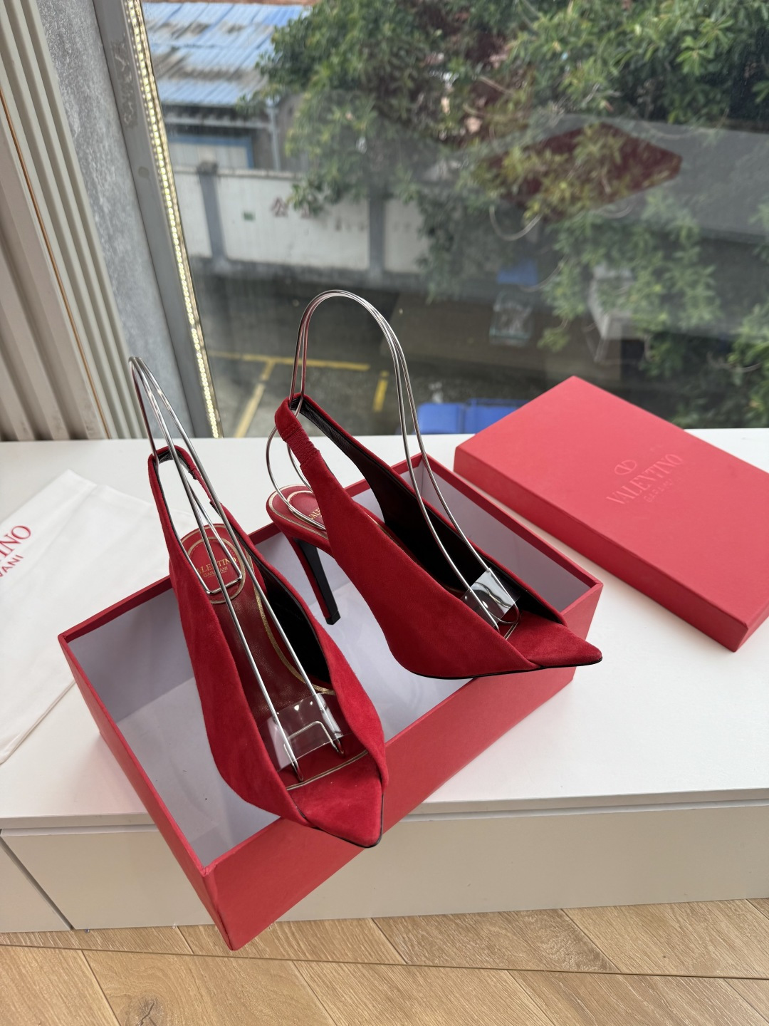 G289 VALENTINO华伦天奴凉鞋经典单鞋春夏VLOGO SIGNATURE鞋型线条流畅.版型超赞上脚舒适.增高. G289 VALENTINO华伦天奴凉鞋经典单鞋春夏VLOGO SIGNATURE鞋型线条流畅.版型超赞上脚舒适.增高.