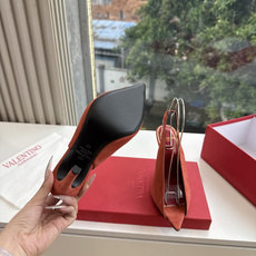G289 VALENTINO华伦天奴凉鞋经典单鞋春夏VLOGO SIGNATURE鞋型线条流畅.版型超赞上脚舒适.增高. G289 VALENTINO华伦天奴凉鞋经典单鞋春夏VLOGO SIGNATURE鞋型线条流畅.版型超赞上脚舒适.增高.