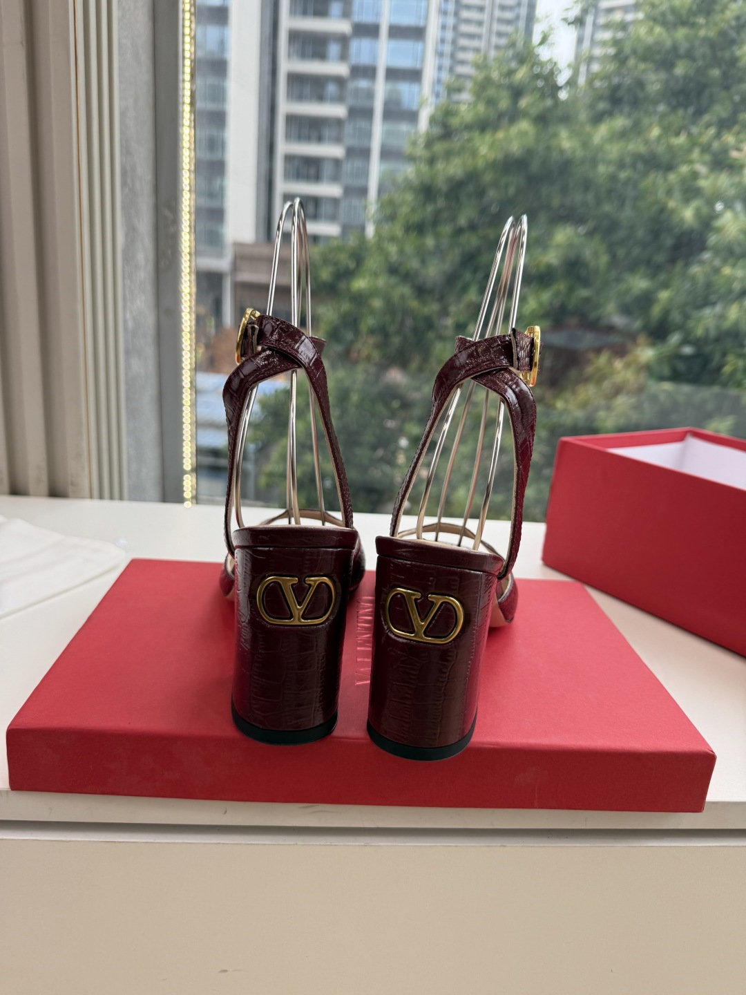 G289 VALENTINO华伦天奴凉鞋经典单鞋春夏VLOGO SIGNATURE鞋型线条流畅.版型超赞上脚舒适.增高. G289 VALENTINO华伦天奴凉鞋经典单鞋春夏VLOGO SIGNATURE鞋型线条流畅.版型超赞上脚舒适.增高.