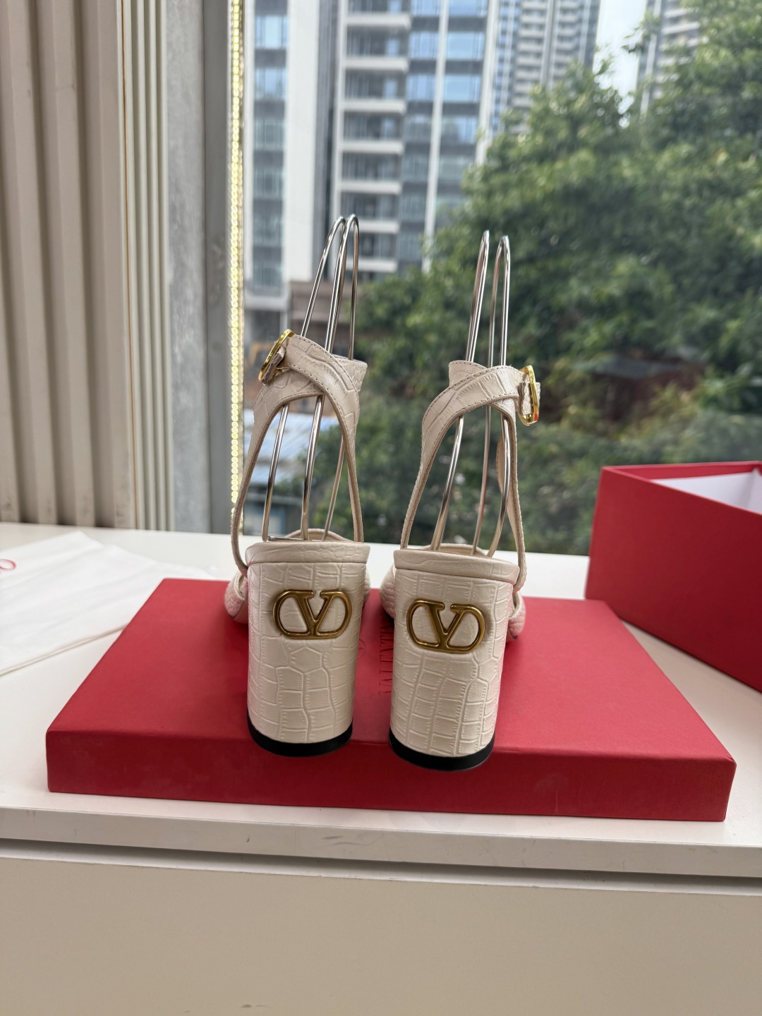 G289 VALENTINO华伦天奴凉鞋经典单鞋春夏VLOGO SIGNATURE鞋型线条流畅.版型超赞上脚舒适.增高.