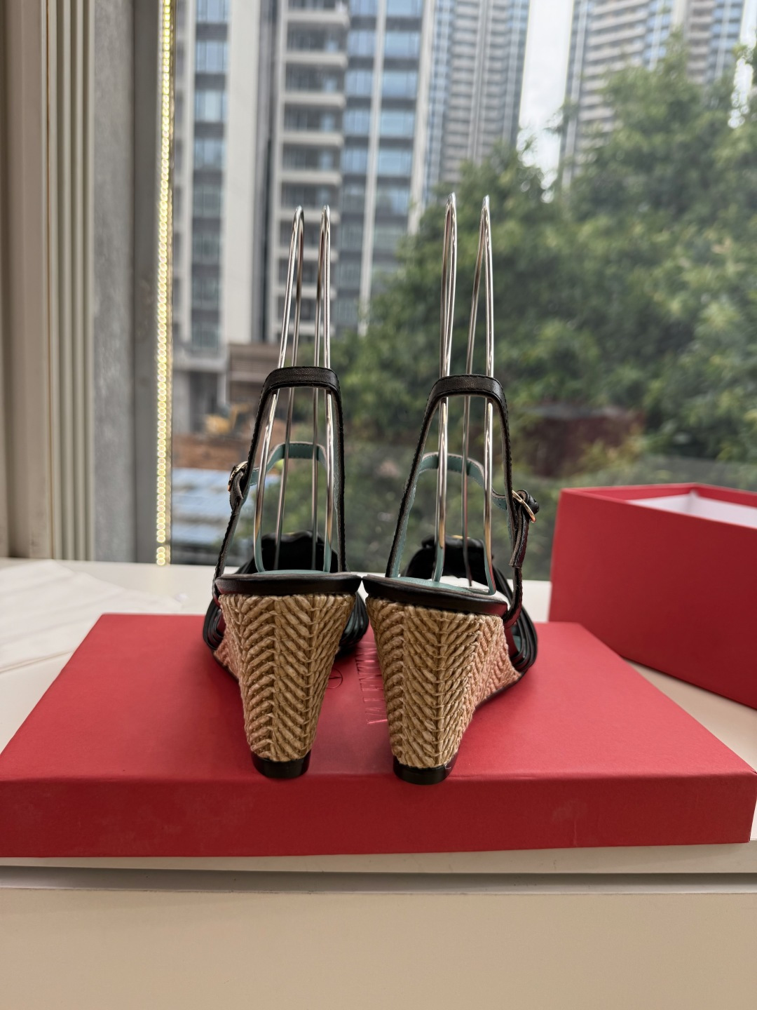 G289 VALENTINO华伦天奴凉鞋经典单鞋春夏VLOGO SIGNATURE鞋型线条流畅.版型超赞上脚舒适.增高. G289 VALENTINO华伦天奴凉鞋经典单鞋春夏VLOGO SIGNATURE鞋型线条流畅.版型超赞上脚舒适.增高.