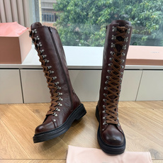 G241爆款 Miumiu谬谬朋克风秋冬机车造型长靴松弛感限量走秀款一双封神复古骑士靴 🤩怎么穿都好看今夏时髦精最爱 看 G241爆款 Miumiu谬谬朋克风秋冬机车造型长靴松弛感限量走秀款一双封神复古骑士靴 🤩怎么穿都好看今夏时髦精最爱 看
