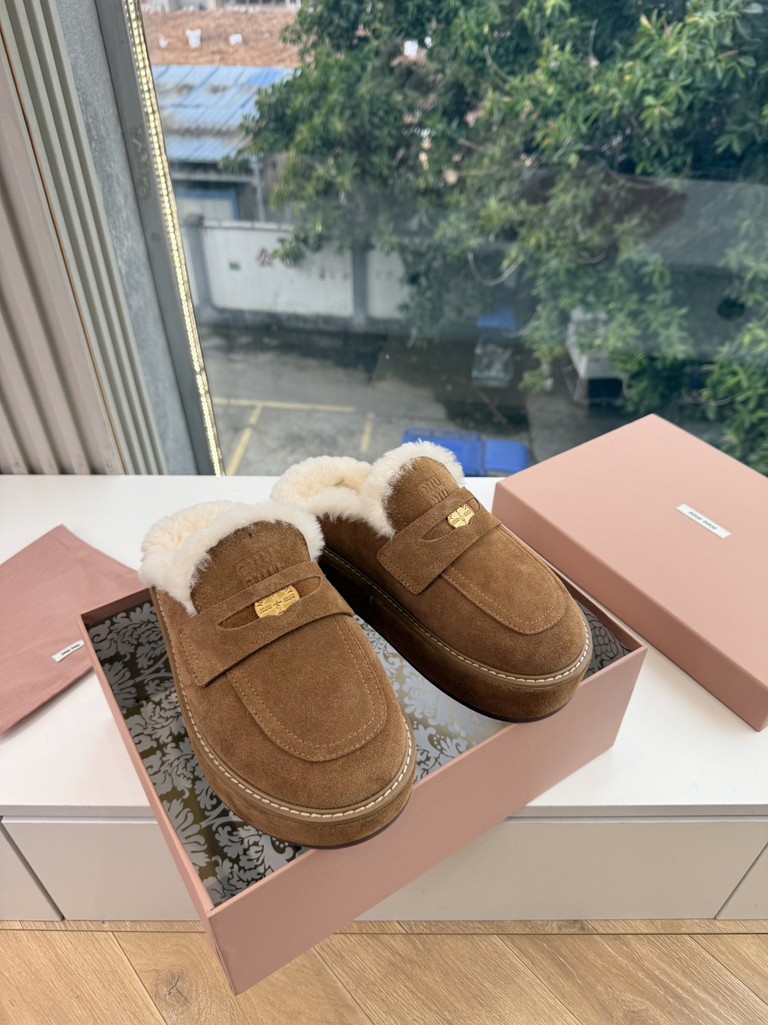 G021顶级羊毛内里miumiu新款穆勒鞋进口羊毛雪地靴棉鞋单鞋 简约造型，超轻原版开模鞋底，脚感妥妥满分 好穿好搭， 